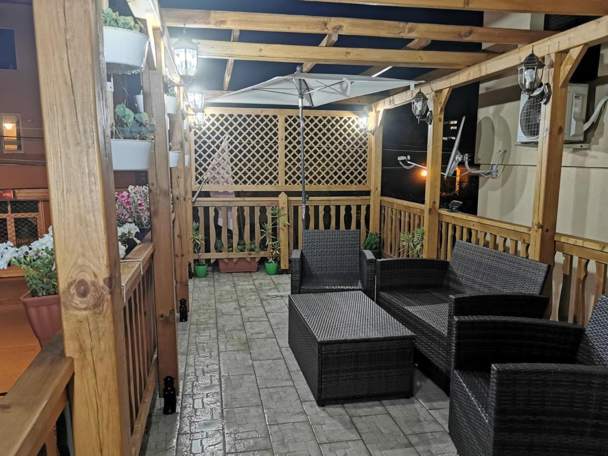 Rose Valley Guest House Kazanlŭk Exterior photo