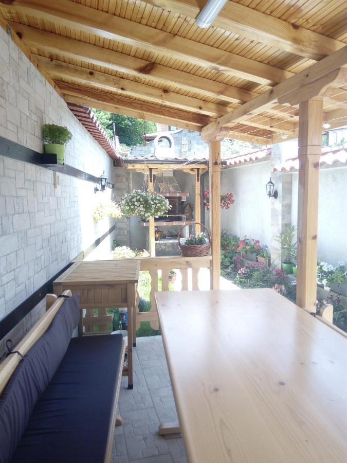 Rose Valley Guest House Kazanlŭk Exterior photo